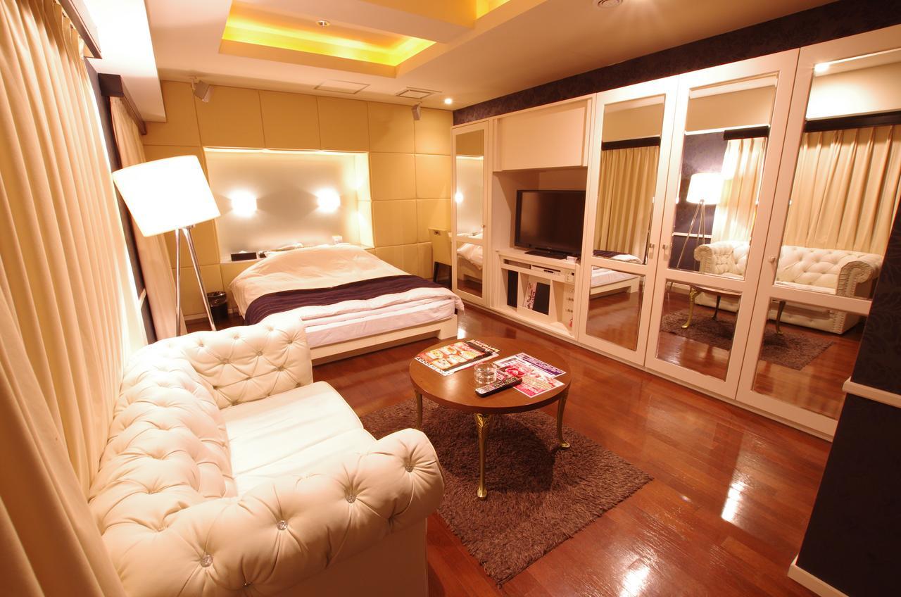 Blue Hotel Octa (Adults Only) Sapporo Exterior photo