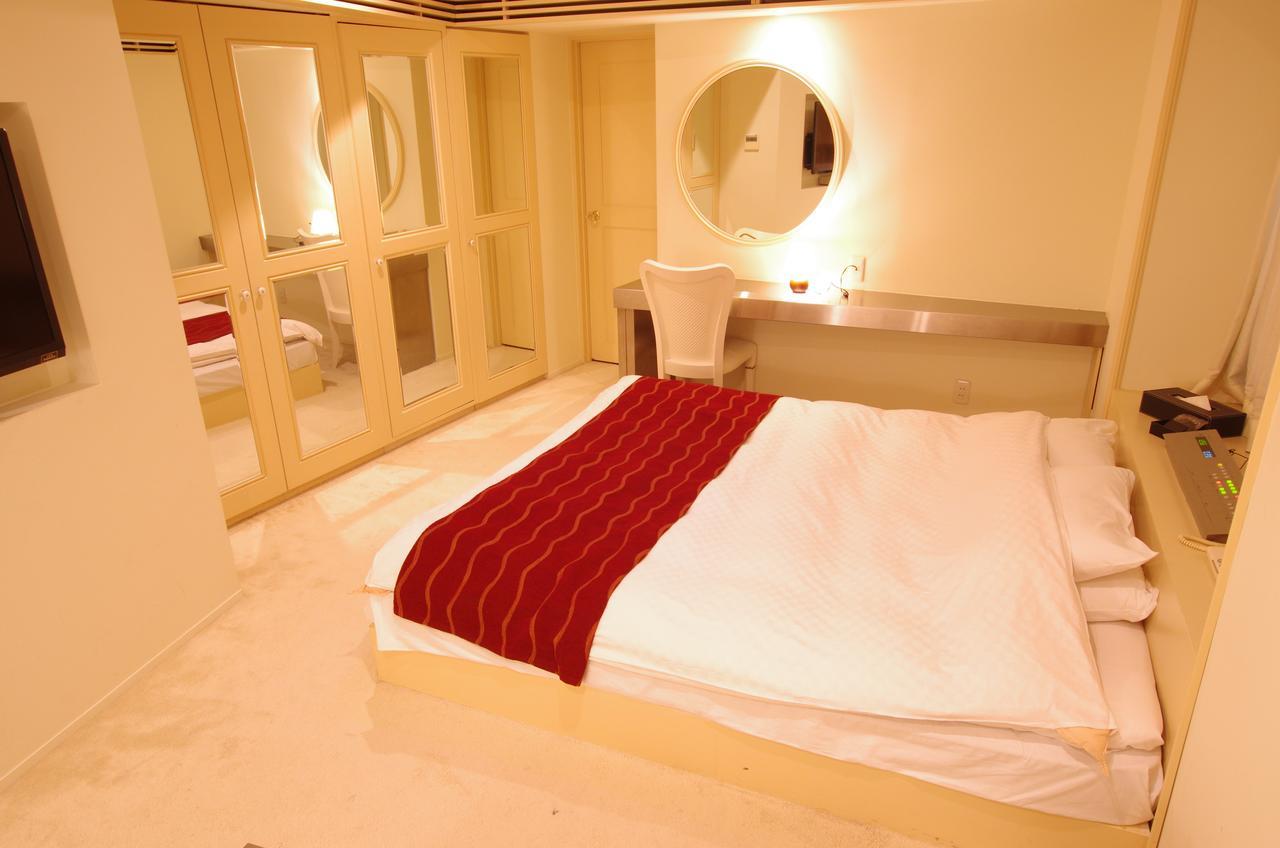 Blue Hotel Octa (Adults Only) Sapporo Exterior photo